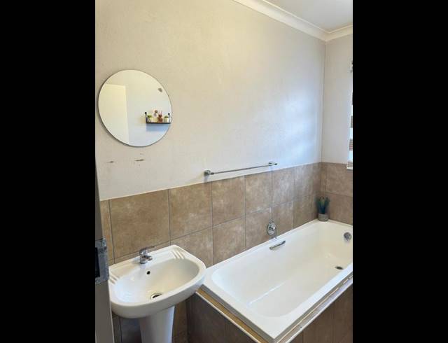 4 BEDROOM HOUSE FOR SALE IN LOTUS GARDENS